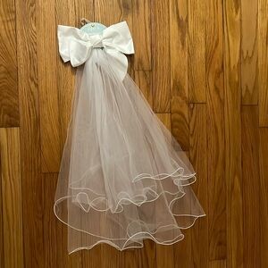 Piper k bow hair clip